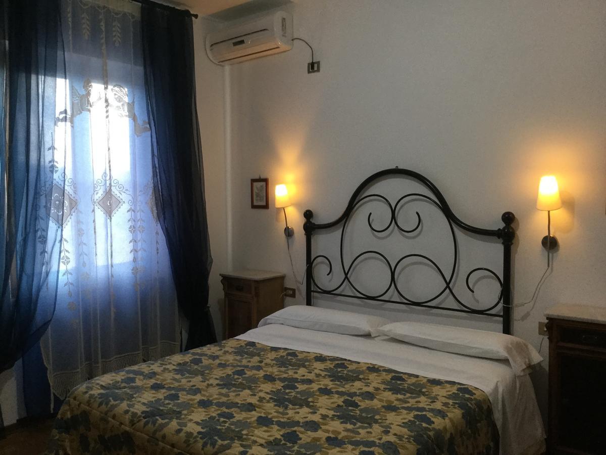 Agriturismo La Sede Di Carlo サトゥルニア エクステリア 写真